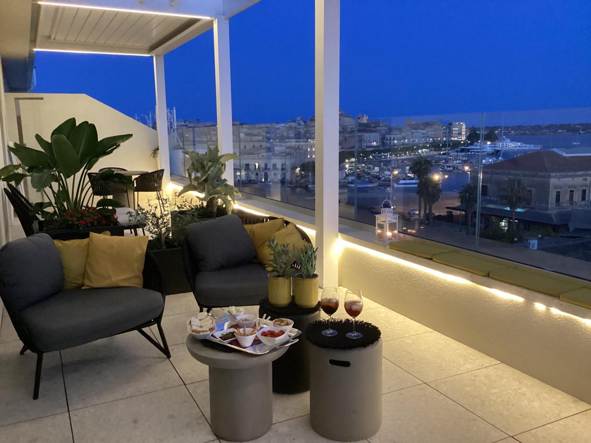 La Terrazza Sul Porto Bed and Breakfast Syrakusa Exteriör bild