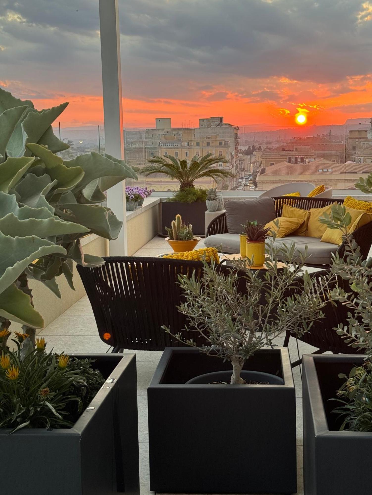 La Terrazza Sul Porto Bed and Breakfast Syrakusa Exteriör bild