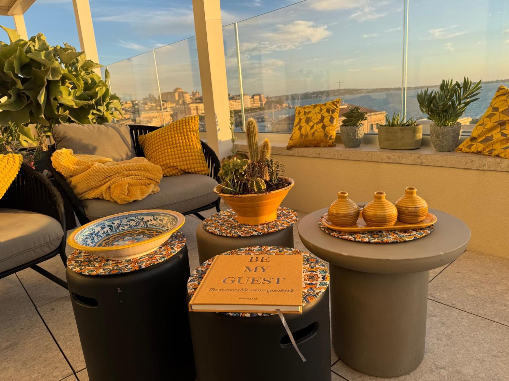 La Terrazza Sul Porto Bed and Breakfast Syrakusa Exteriör bild